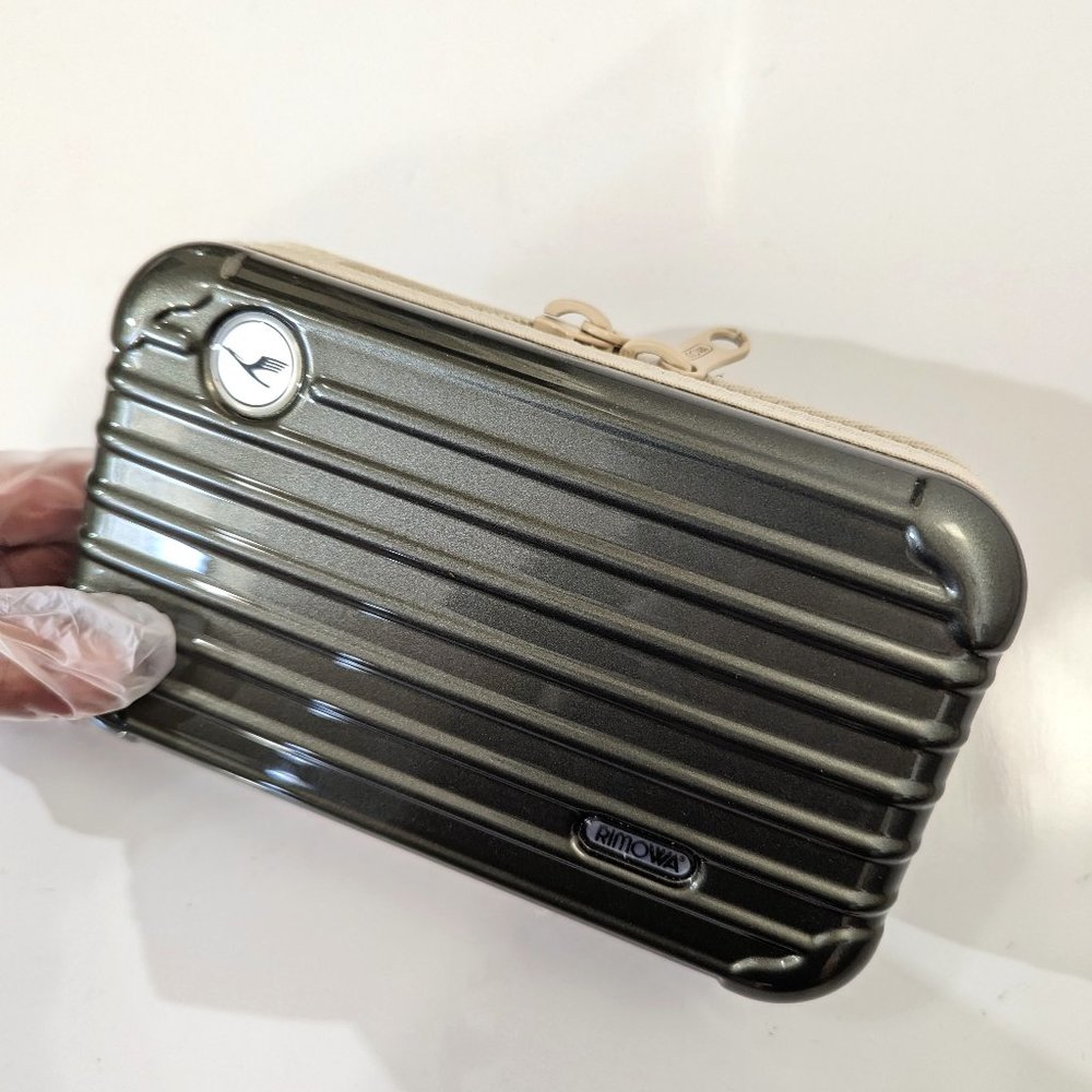 MINT! Rimowa Lufthansa First Class Hard-Shell Amenity Kit mini Pouch khaki